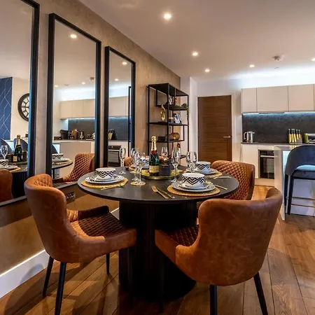 Waterside Retreat @ Ryedale House * يورك