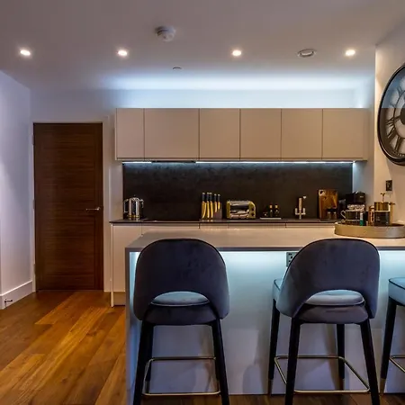 Waterside Retreat @ Ryedale House Apartment