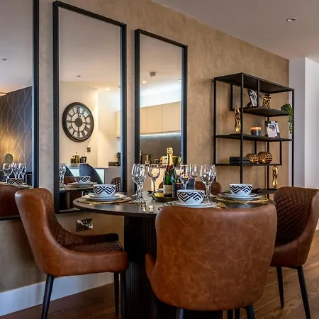 Waterside Retreat @ Ryedale House Apartment